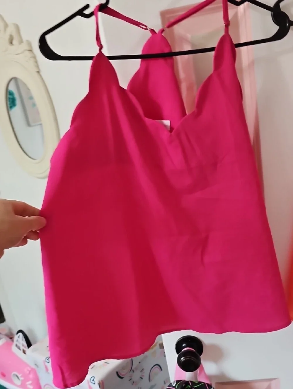 Pink LilyWomen’s Scallop V-Neck Cami Tank - Pink & Coral- Size M